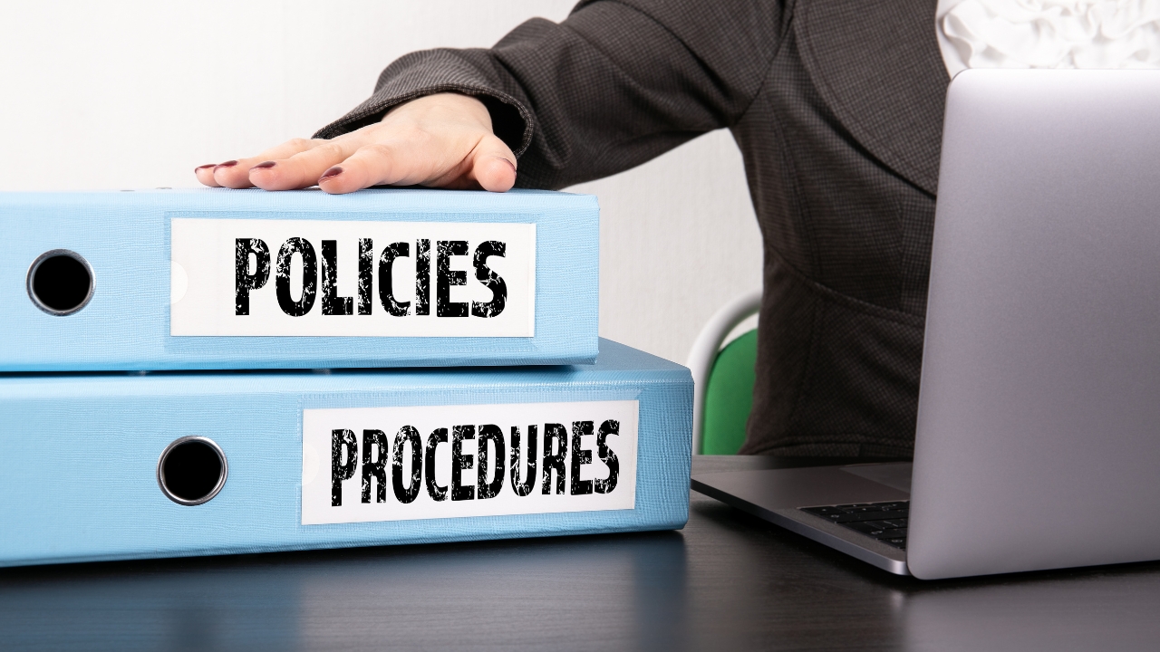 Pracownik z Ukrainy, Indii, Kolumbii – jak różnią się procedury legalizacji?